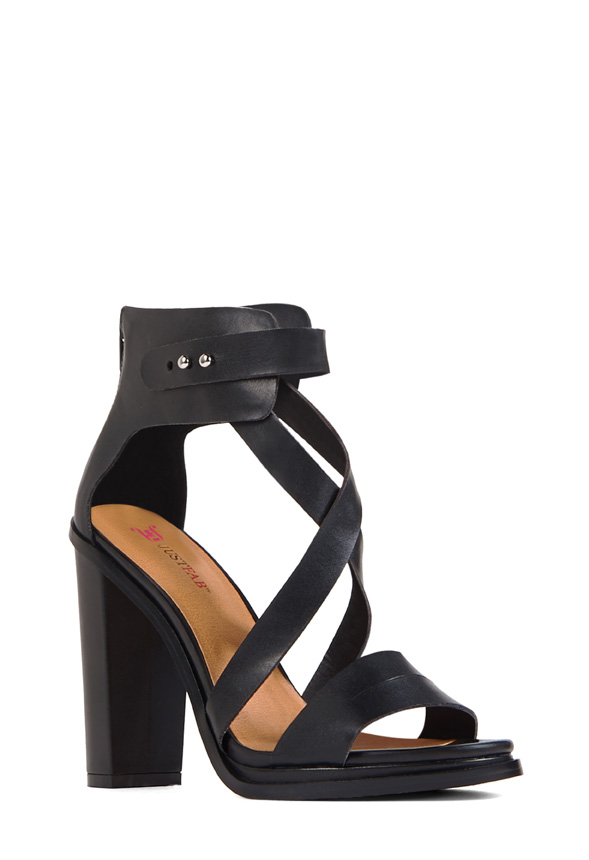 Richelle Shoes in Black - Get great deals at JustFab