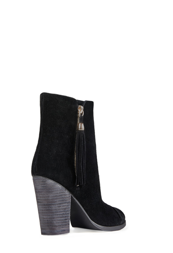 Griffin Shoes in Black - Get great deals at JustFab