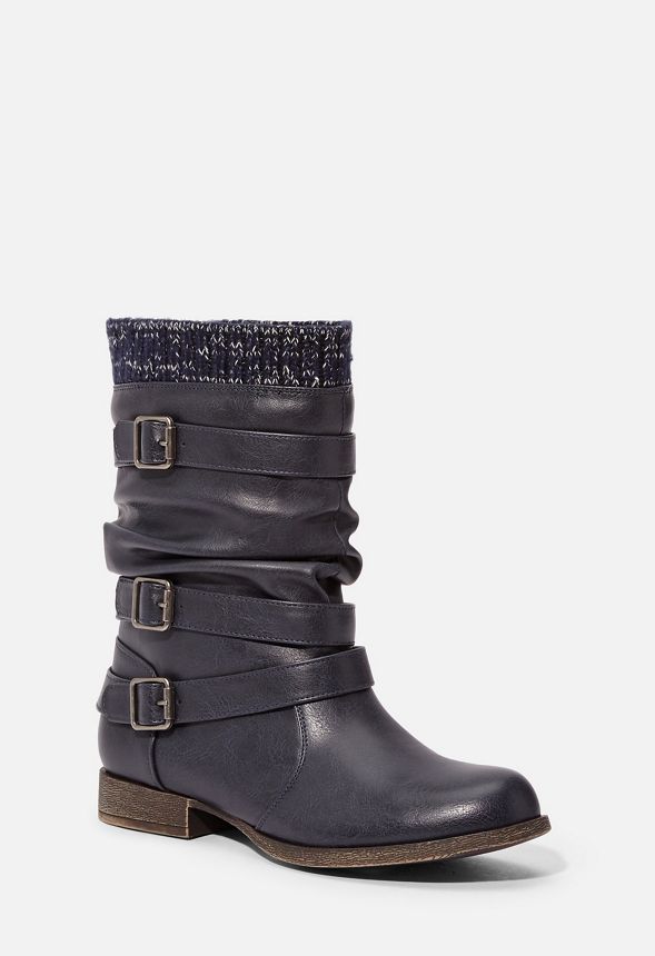 Black boots with sweater cuff hotsell