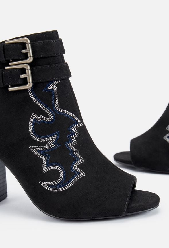 Chic Flow Tassel Ankle Boot