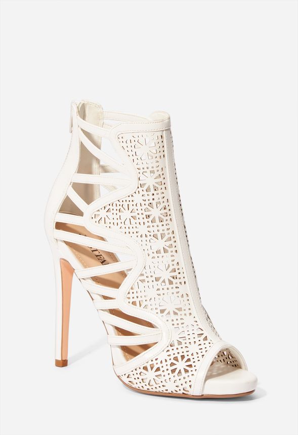 Can't Look Away Cutout Absatzsandale Schuhe in Weiß Can't Look Away Cutout Heeled Sandal Schuhe in blush