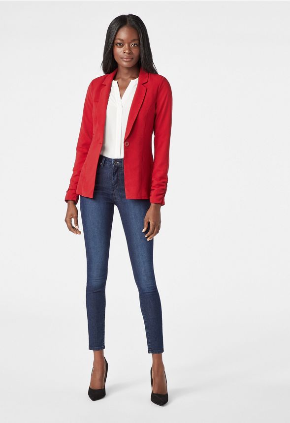 Blazer básica con manga fruncida