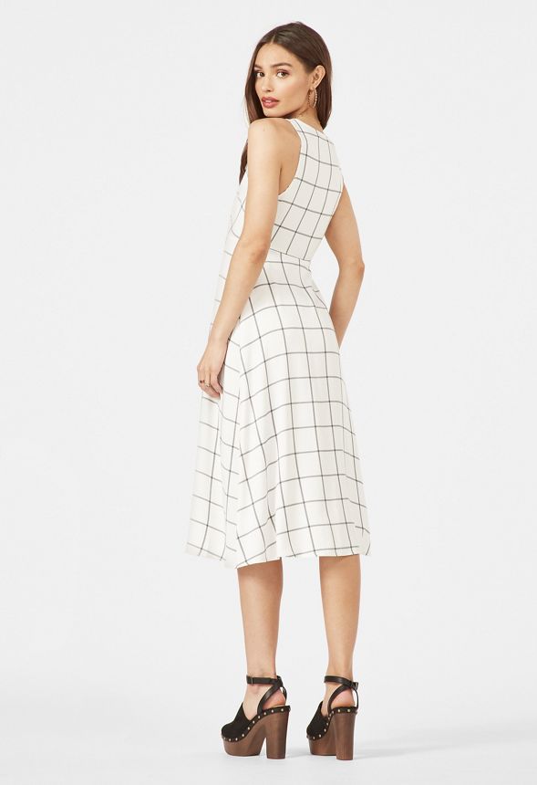 Vestido midi con botones