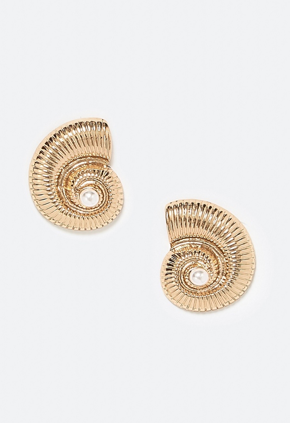 Alyssa Ribbed Shell Stud Earrings With Glass Pearl Center