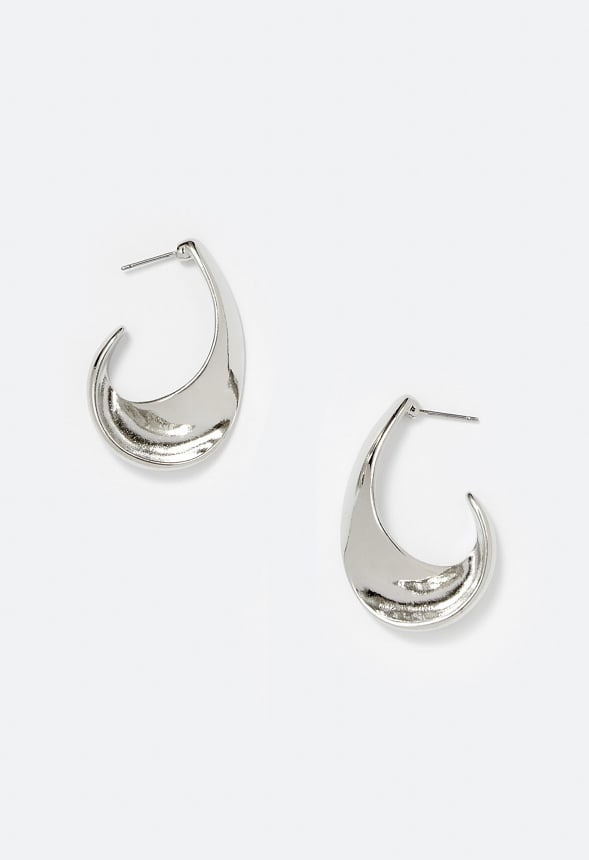 Tess Elongated Metal Hoop Earrings