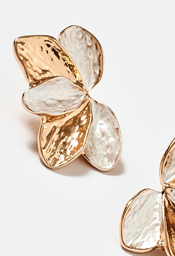 Hope Ovelap Petals Stud With Pearlised Finish