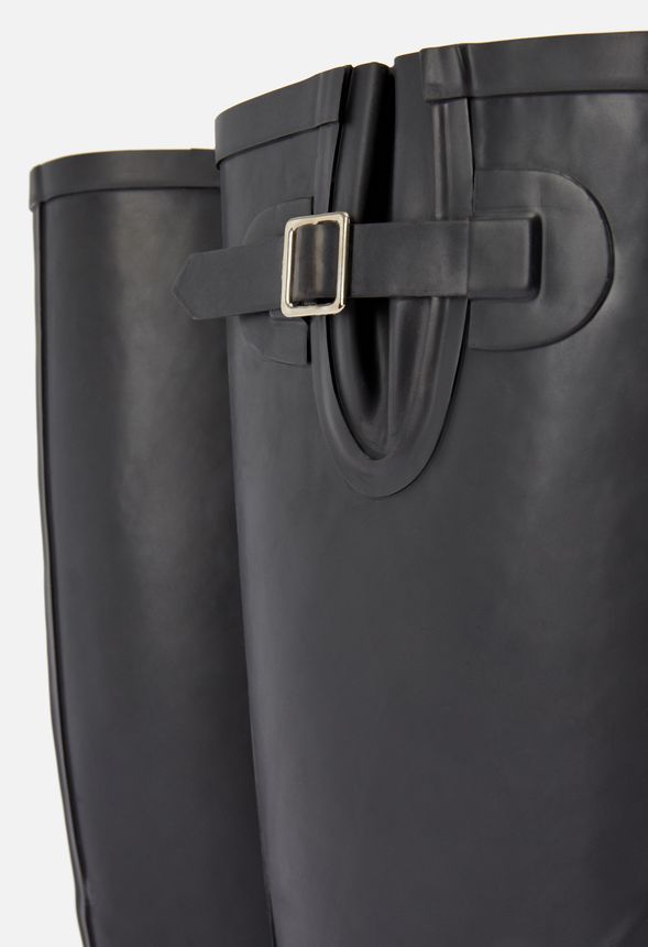 Nancie Rainboot