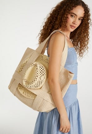 Traveling Raffia Bag