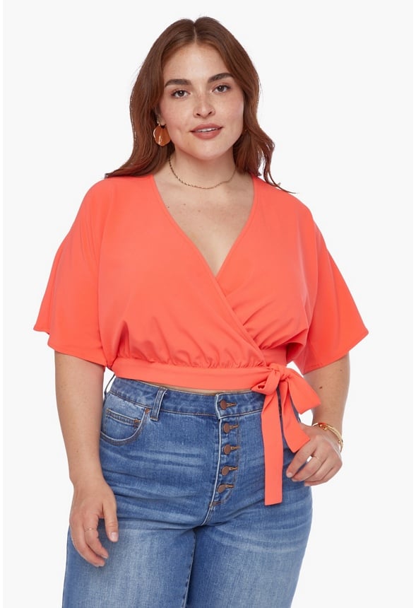 Plus Size Dolman Wrap Top in HOT CORAL - Gratis verzending op JustFab